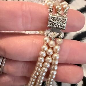 Elegant Vintage Pearl Bracelet with Silver Clasp